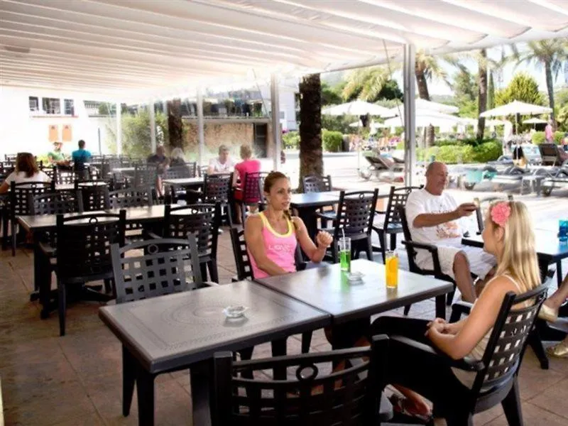 Hotel Beachclub Font De Sa Cala