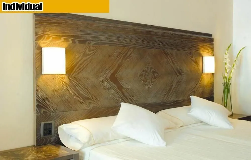 Hotel Beachclub Font De Sa Cala