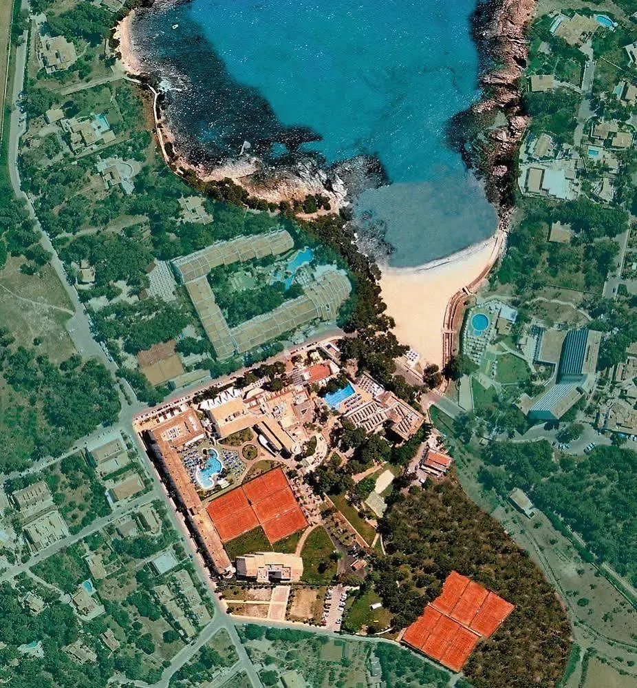 Hotel Beachclub Font De Sa Cala 4*,